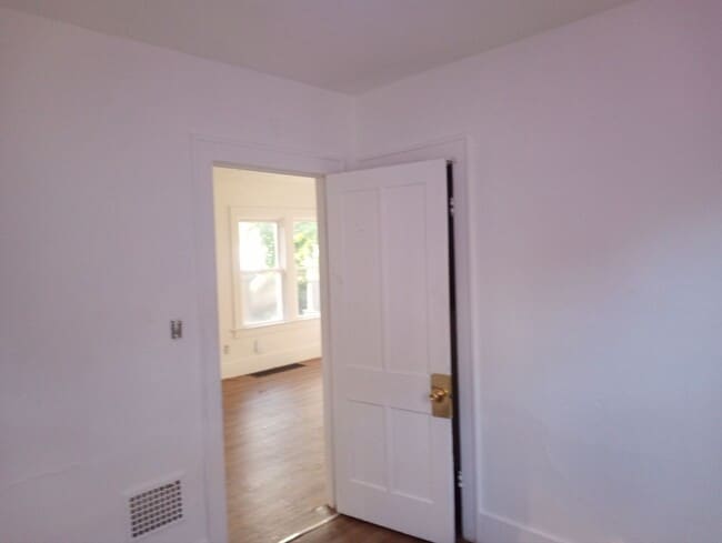 2050 Berdan Ave, Toledo, OH 43613 - photo 4