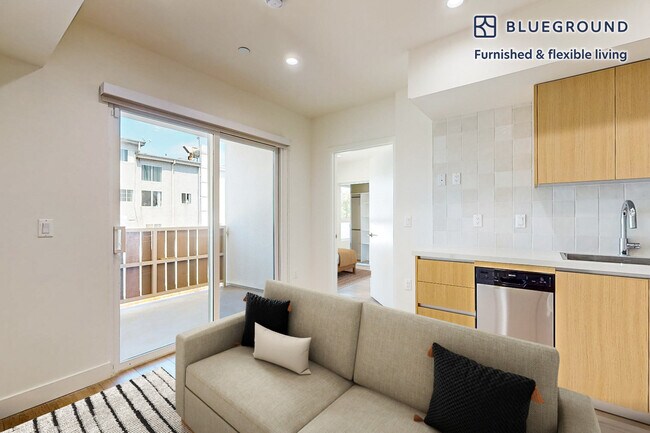 1600 Venice Blvd unit ID7127A, Venice, CA 90291 - photo 2