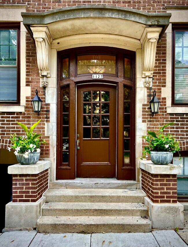 1127 N Cass St, Milwaukee, WI 53202