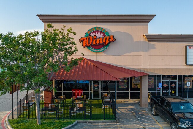 Big City Wings has some of the spiciest wings in the Hilshire Village neighborhood.