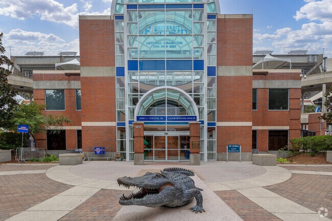 The University of Florida is is one of the state's largest and oldest public institutions.
