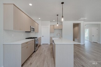 1127 E Duncan Creek St, Nampa, ID 83686