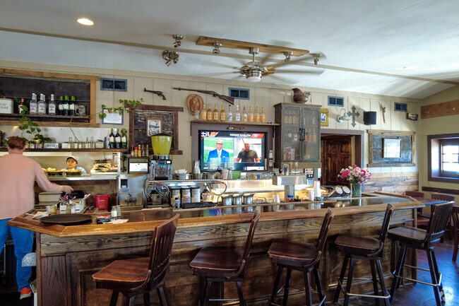Emma's Southern Kitchen serves up southern hospitality in nearby Marble City.
