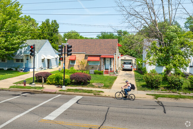 Harvard Park is a bike friendly neighborhood with well paved streets.