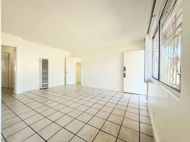 1017 W 95th St unit 3, Los Angeles, CA 90044 - photo 3