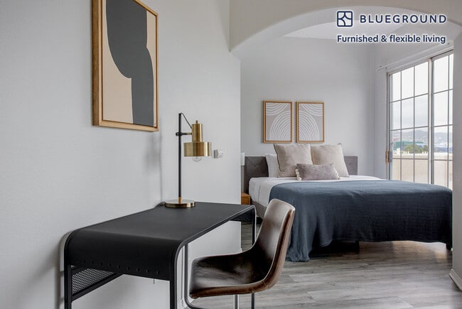 114 N Doheny Dr unit FL4-ID1062, West Hollywood, CA 90048 - photo 5