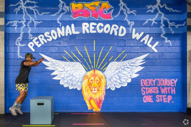 Push your body to its limits at CrossFit Booneville.