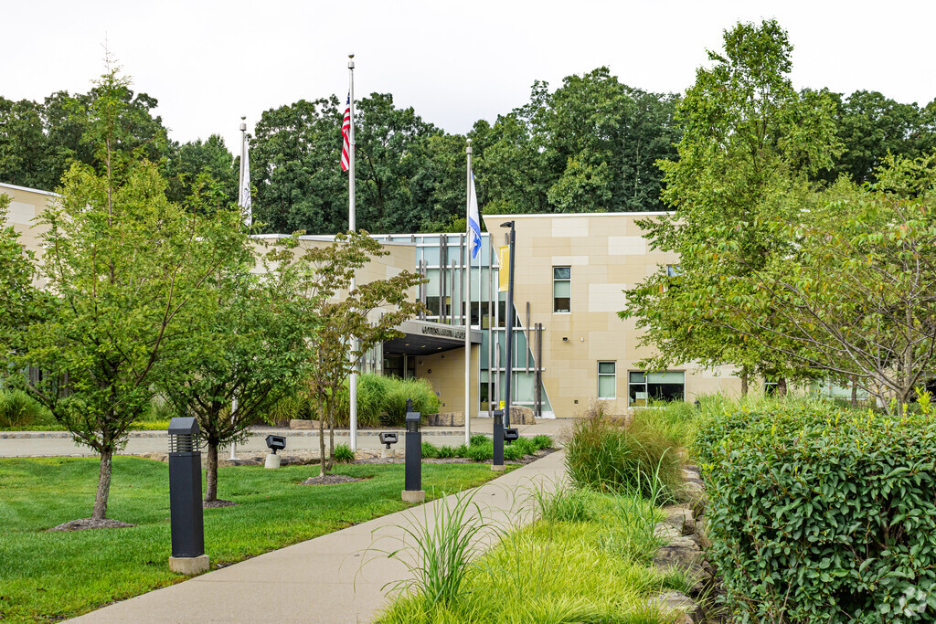 Gottesman RTW Academy provides private education in the neighborhood of 
Dover