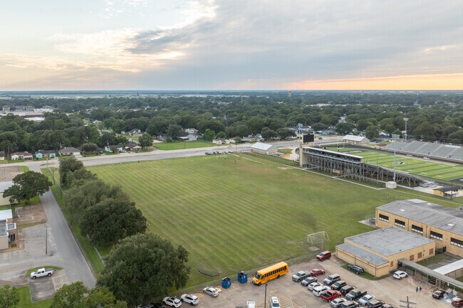 Central Middle School is a clean and well maintained campus.