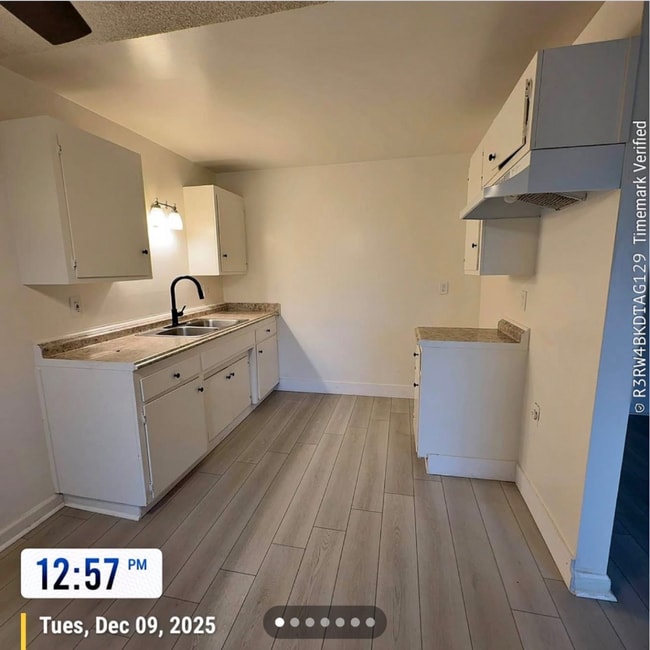 501 Lansing Dr unit 18, Bakersfield, CA 93309 - photo 2