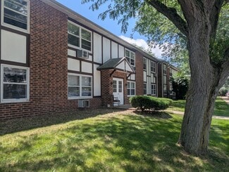 829 W Taylor St, Dekalb, IL 60115