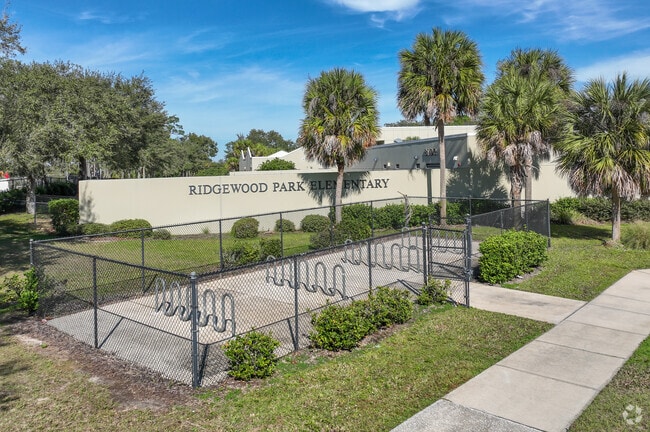 Ridgewood Park Elementary School is located at 3401 Pioneer Rd, Orlando, FL.