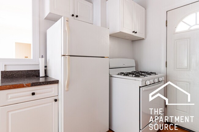 3823.5 N Fremont St unit W2, Chicago, IL 60613 - photo 2