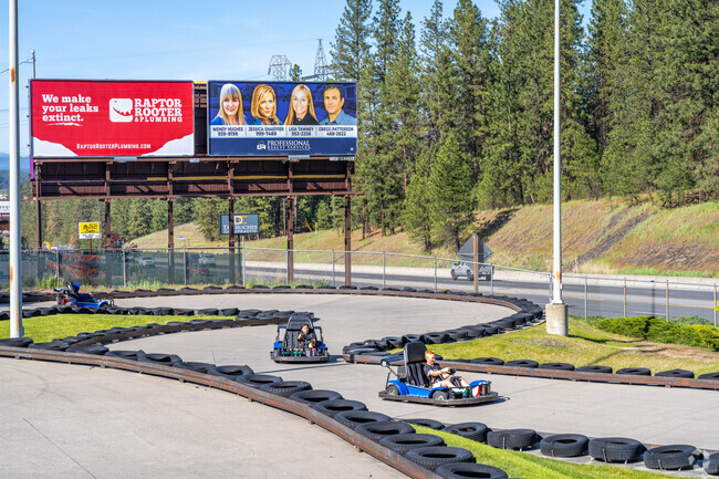 Wonderland Fun Center offers lots of fun activities in the Town and Country neighborhood