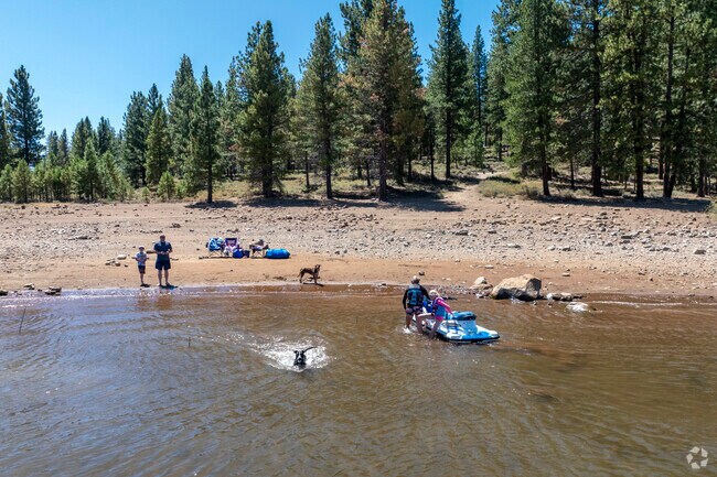 Gray's Crossing is South of Prosser Reservoir where groups can jet ski and picnic on the shore.