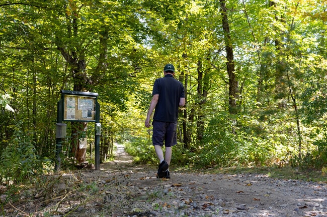 The Mount Apatite Trails in Auburn are meticulously maintained.