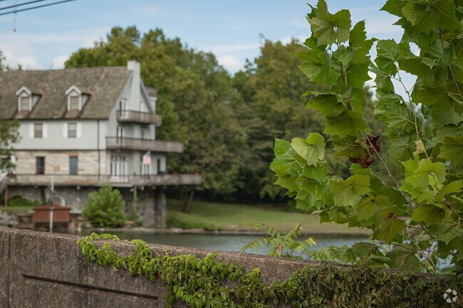 Graysville has convenient access to South Chickamauga Creek.