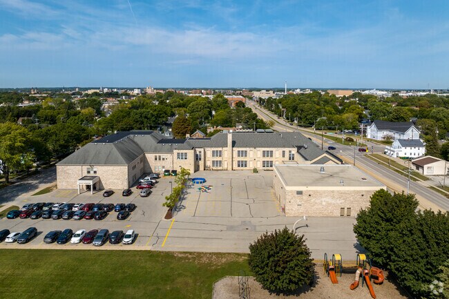 Nicolet Elementary School is centrally located, making pick up and drop off easy.
