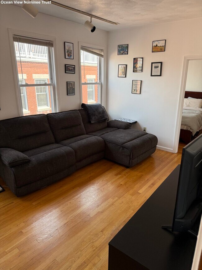 25 Hanover Ave unit 4, Boston, MA 02113 - photo 4