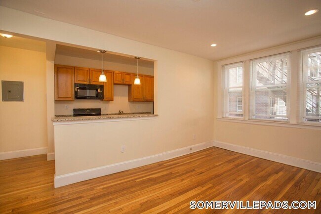 138 Highland Ave unit 5, Somerville, MA 02143 - photo 3