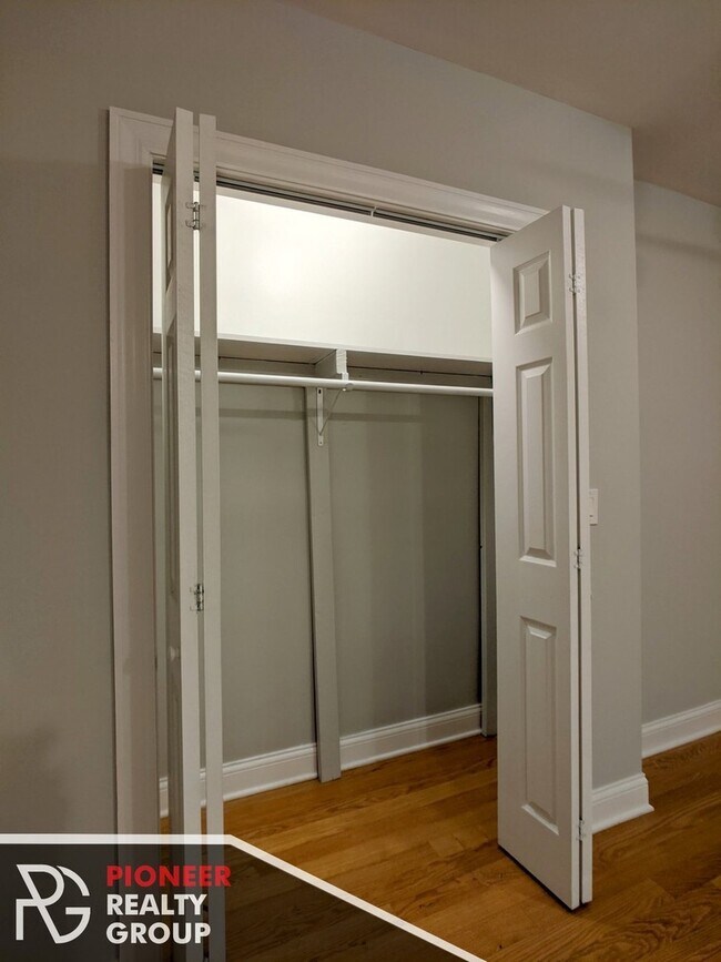 835 W Wolfram St unit 3, Chicago, IL 60657 - photo 4