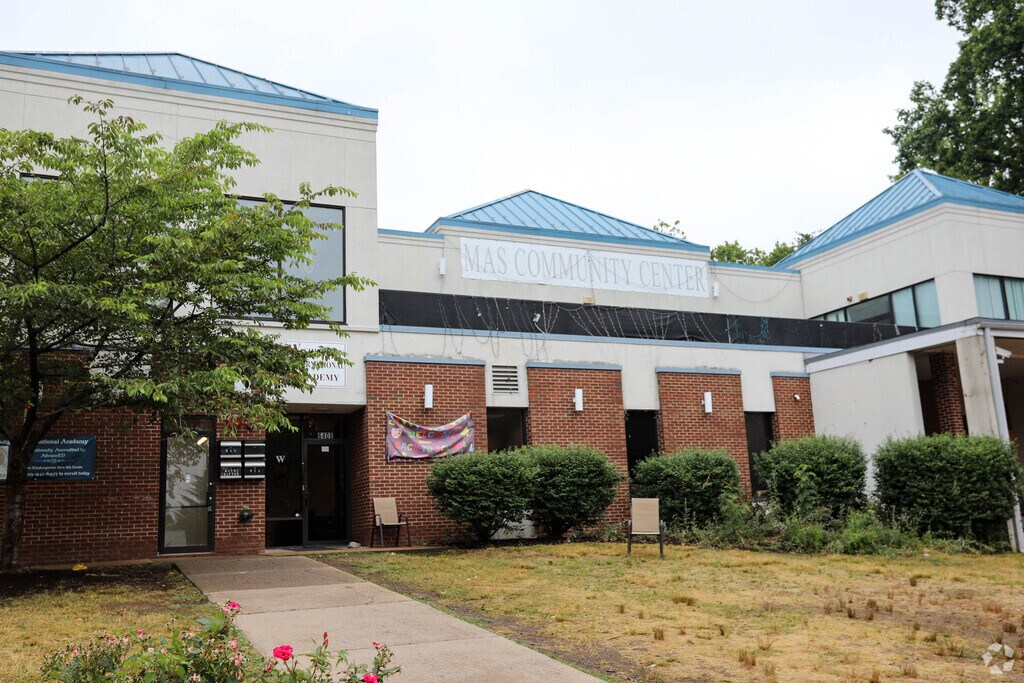 The Washington International Academy is a private Islamic school located in Alexandria, VA.