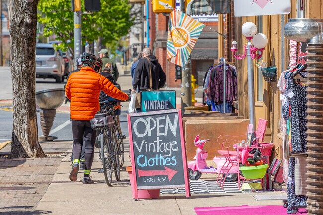 Retail shops of vintage clothes and designer options are found less than a mile from Southwest York, Downtown.