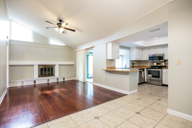 1314 SE 16th St, Cape Coral, FL 33990 - photo 5