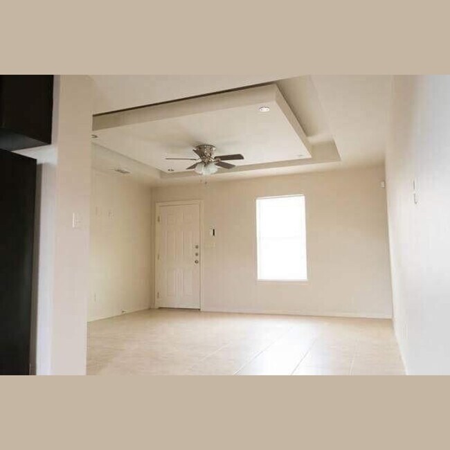 2208 Taxco Ct unit 4, Edinburg, TX 78542 - photo 7