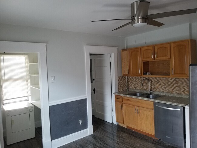 365 Prospect Ave unit 3, Hartford, CT 06105 - photo 4