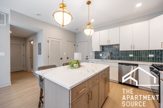 4104 N Sheridan Rd unit 402, Chicago, IL 60613 - photo 3