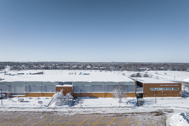 Cary Jr High School has a student-teacher ratio of 13 to 1.