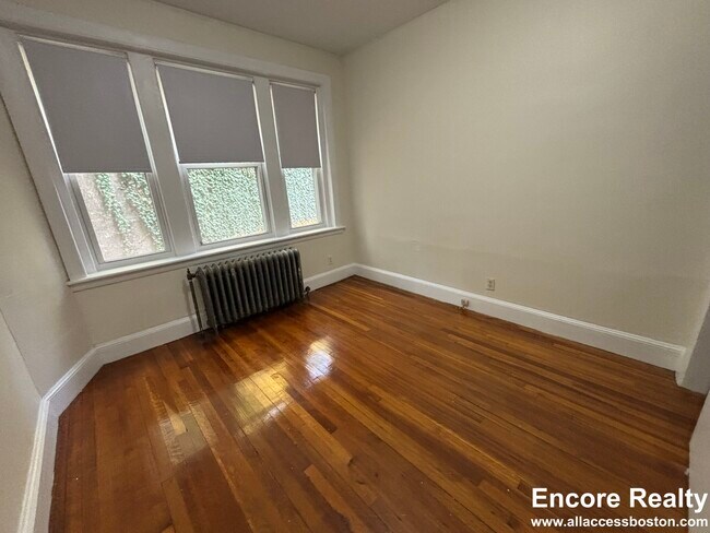 85 Lancaster Terrace unit 107, Brookline, MA 02446 - photo 7