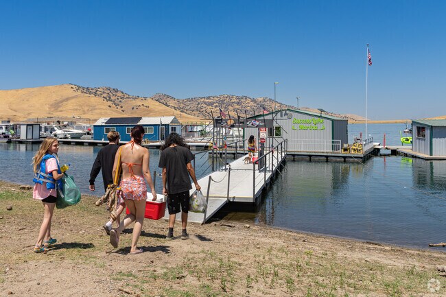 Lake Success is a local favorite for recreation near Porterville.