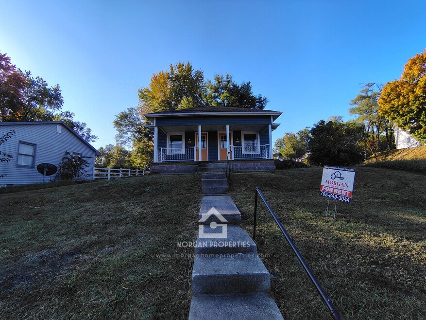 1323 W 10th St unit 1323 W 10TH ST, Anderson, IN 46016 - photo 1