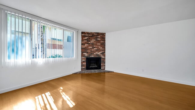 129 Marguerita Ave, Santa Monica, CA 90402 - photo 3