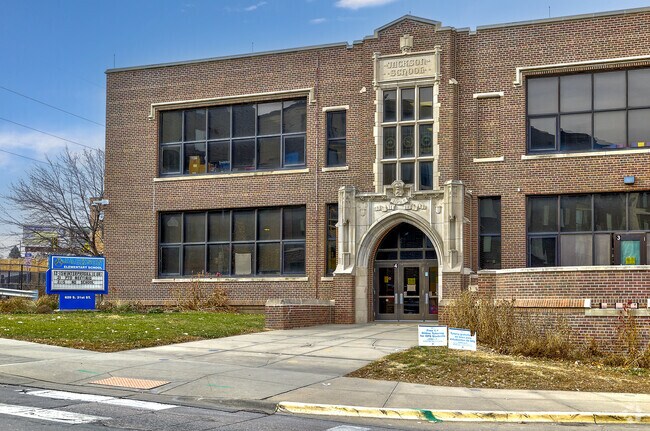 Jackson Elementary is a great resource for the Leavenworth neighborhood.