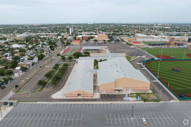 Leyendecker Elementary School hosts  grades Pre-K to 5th grade in the Laredo, Tx area.