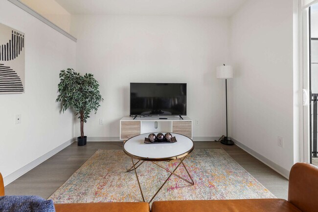 633 E Main St unit ID1031633P, Louisville, KY 40202 - photo 7