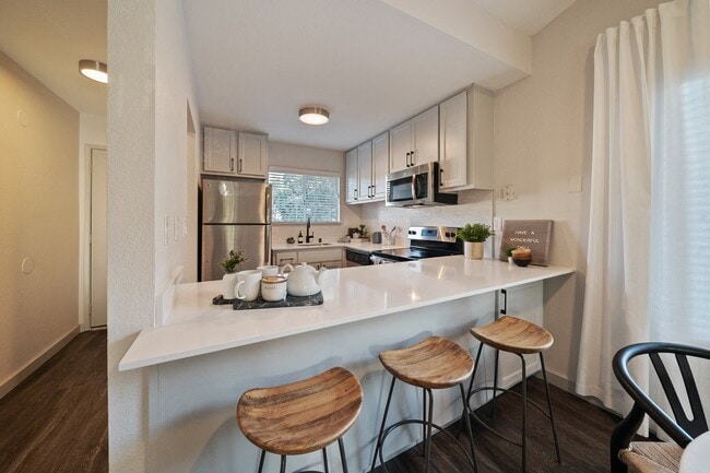 Bay Village, Vallejo, CA 94590 - photo 3