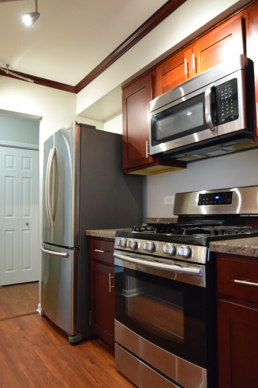 1425 Ashland Ave unit 1bed.1bath, Des Plaines, IL 60016 - photo 5