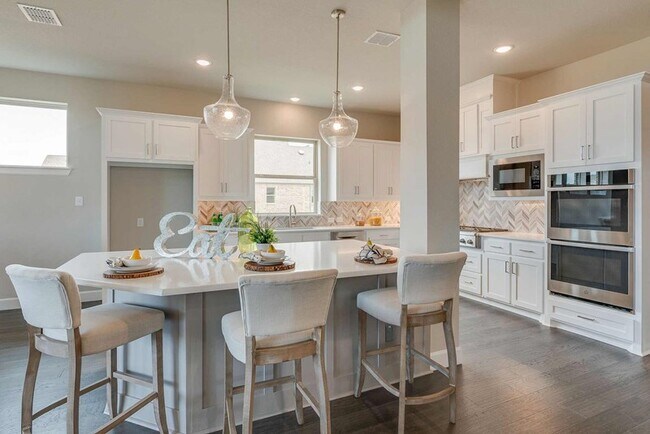 611 Long Trail unit 36485609, Mansfield, TX 76063 - photo 3