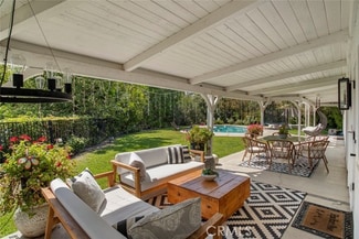 7153 Helmsdale Cir, Los Angeles, CA 91307