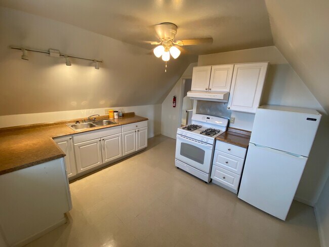 3916 Coleman St unit 3916 COLEMAN ST 3, Pittsburgh, PA 15207 - photo 2