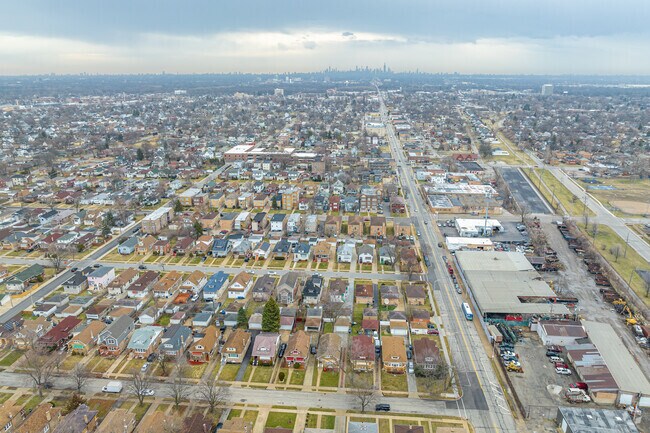 Bellwood is a little bit of community near the big city of Chicago.