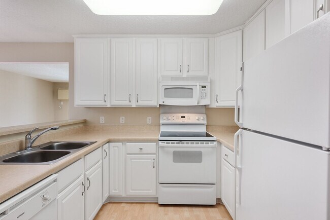 Cutters Grove Apartment Homes, Anoka, MN 55303 - photo 2