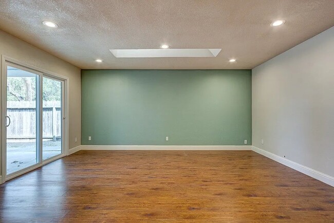 5923 Revelstok Dr, Sacramento, CA 95842 - photo 3