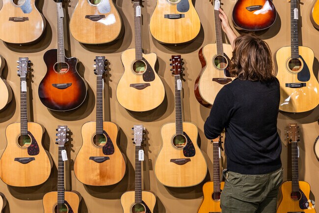 Kennelly Keys Music is your one-stop shop for all things music in the Evergreen neighborhood.