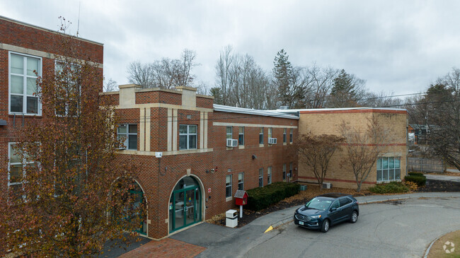 Main Street School is a public school in Exeter for students kindgerarten to second grade.