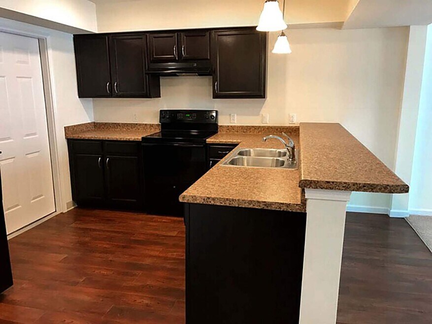 Whitehouse Square Townhomes 10405 Washington St, Whitehouse, OH